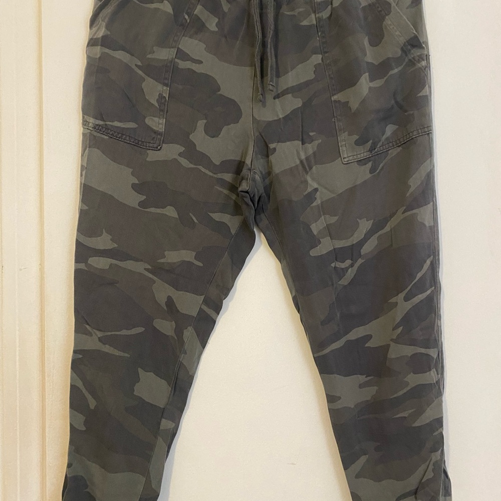 Splendid Camouflage Jogger Pants - Picture 6 of 6